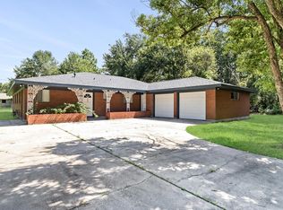 4000 Swallow St, Orange, TX 77630