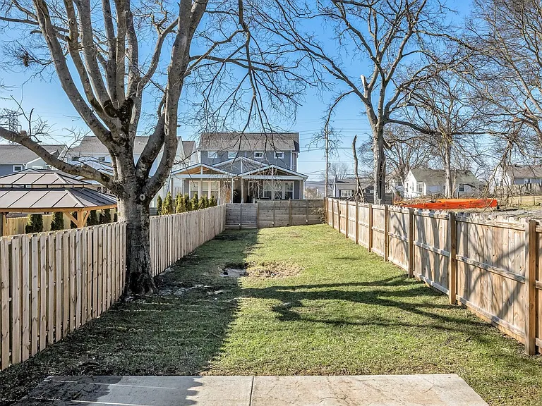611B James Ave — Photo 35