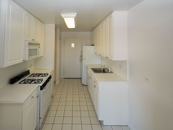 4th image of 2500 Johnson Ave APT 11K