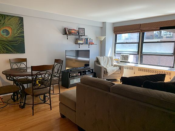 3rd image of 4780 N Marine Dr #1108