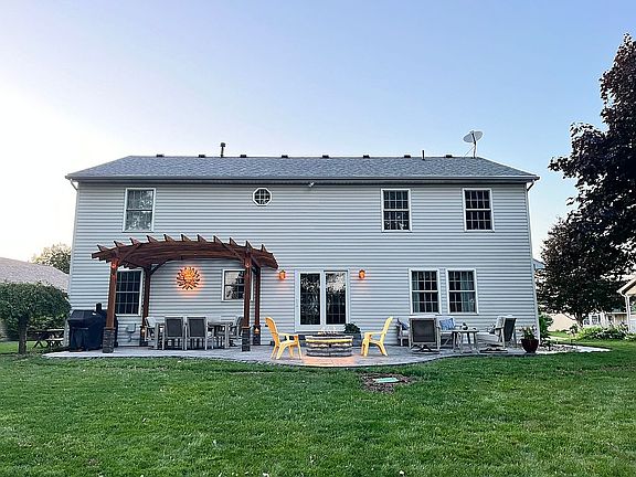 2nd image of 1525 Finch Dr