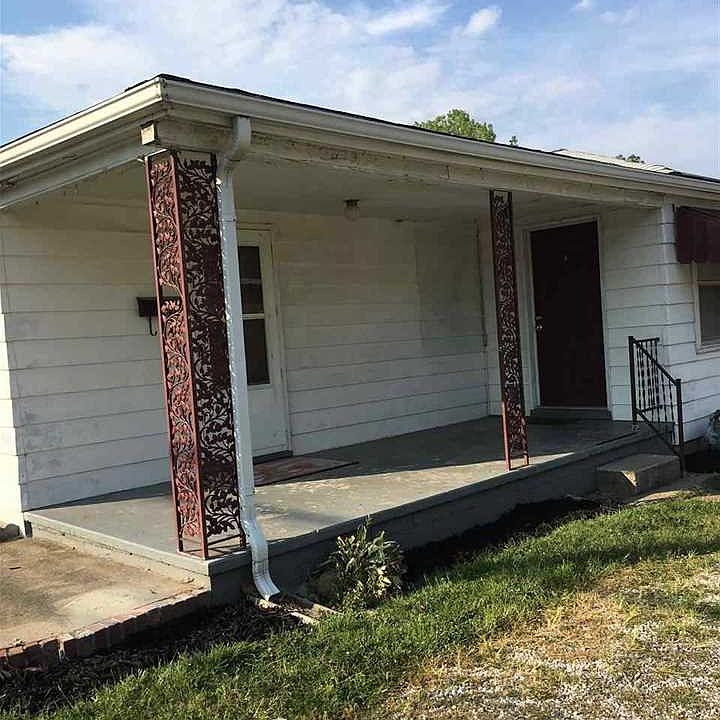 2nd image of 1422 College Ave