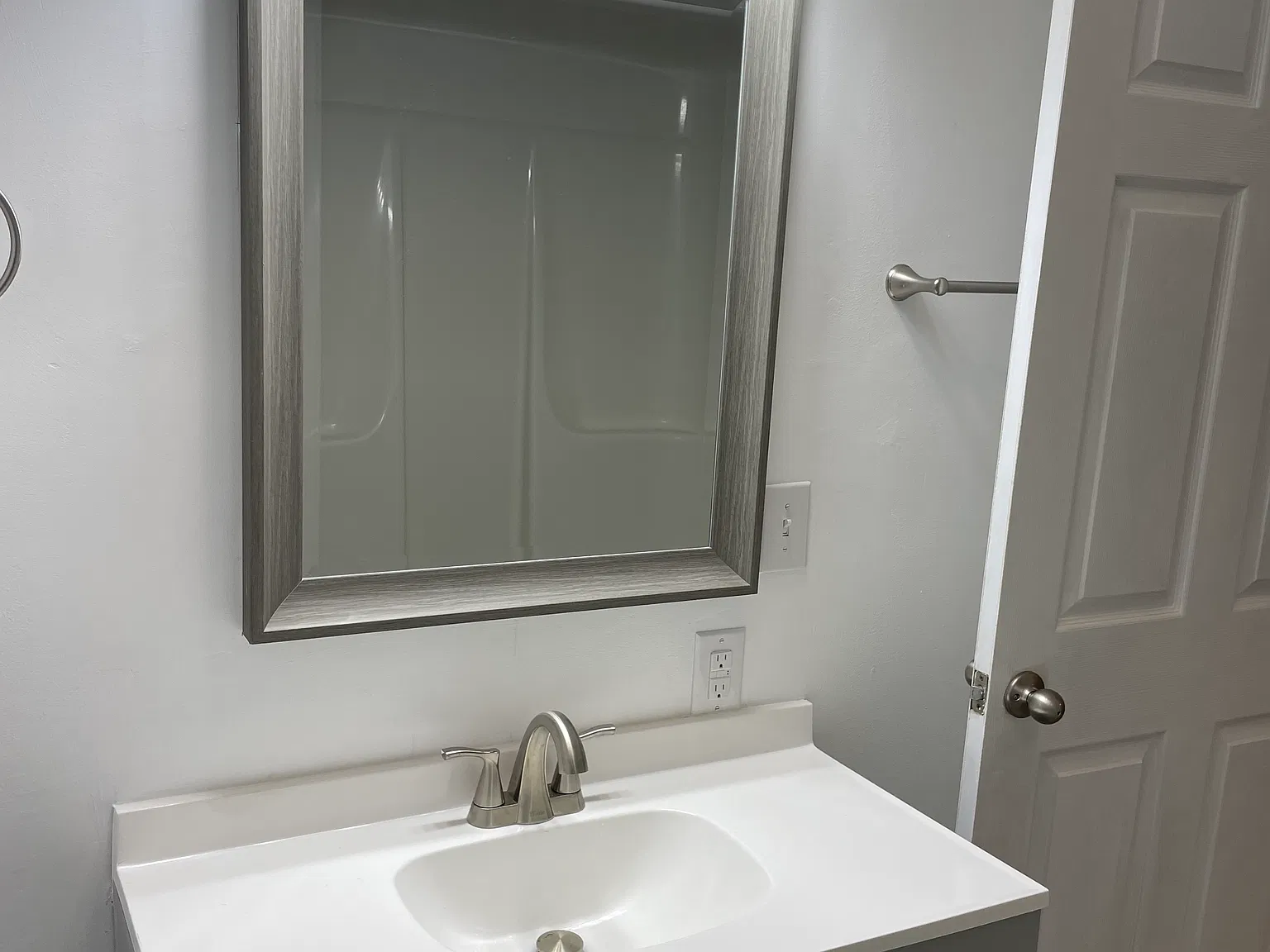 2 bed, 1100 sqft, $1,200 — Photo 1