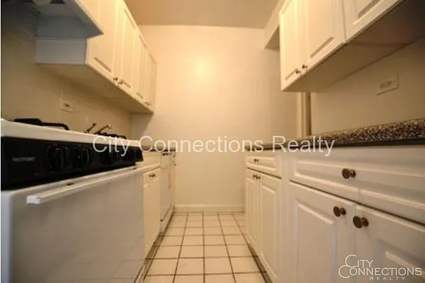 Rented by City Connections Realty | media 25