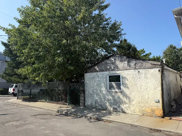 815 Walton Avenue Road image 3 of 7