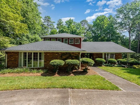 2651 Wallingford Rd, Winston Salem, NC 27101
