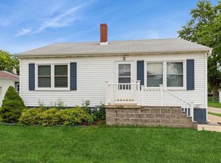 615 N 4th St, Clinton, IA 52732