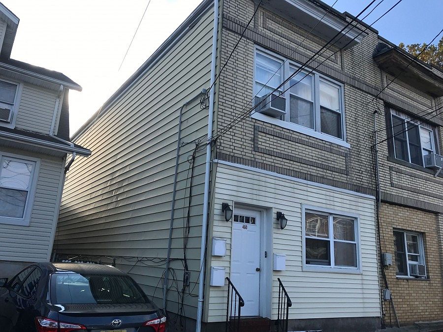 2nd image of 460 Edgewater Rd