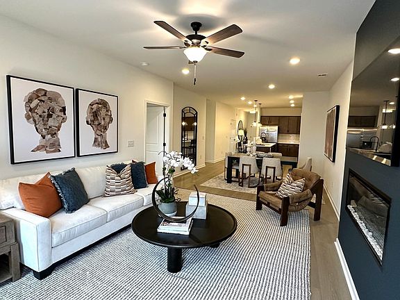 2nd image of 608 Romford Blvd #B