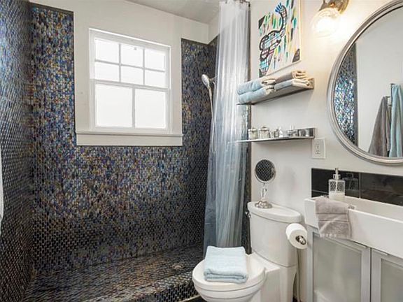5th image of 905 Pelican Ave #905