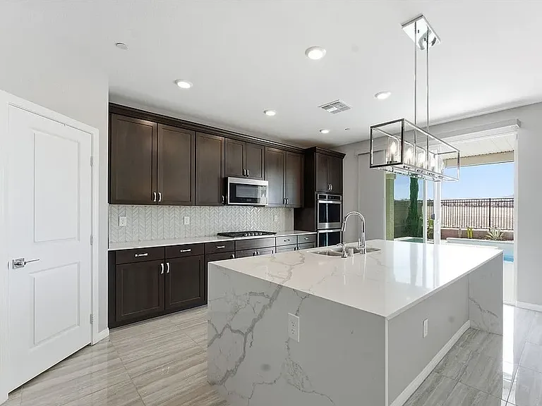 2599 Tolmezzo St — Photo 7
