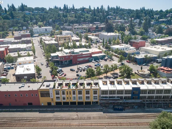312 Columbia St, Hood River, OR 97031