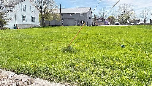 1st image of 8 Brydges St