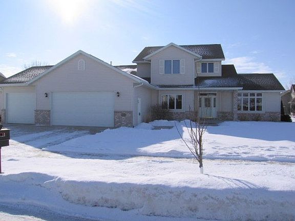 3211 E. Drake Appleton