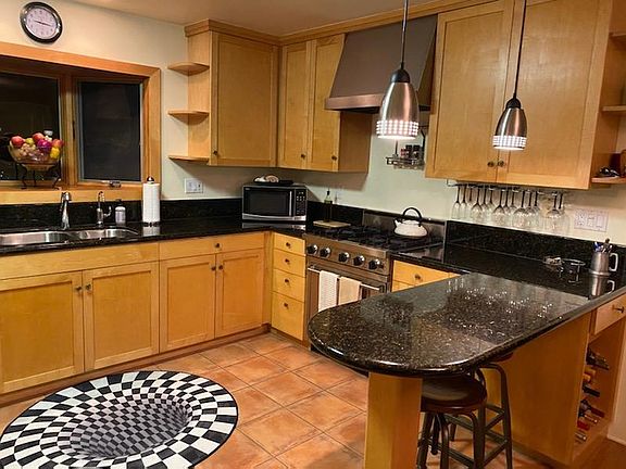 4th image of 444 Jordan Ave