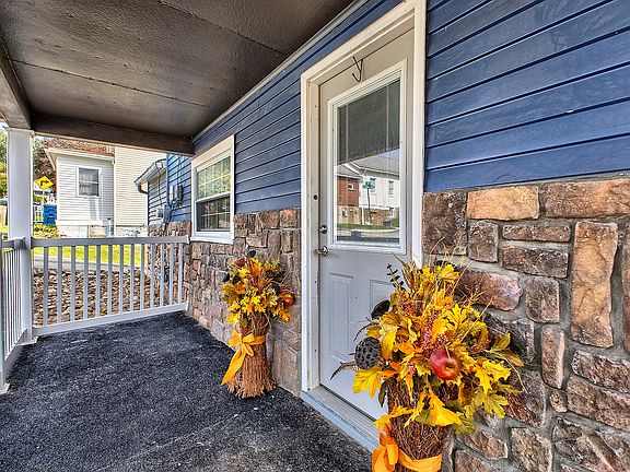 5th image of 433 Bridge St
