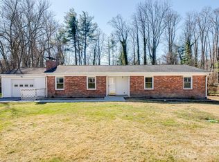 116 Brentwood Dr, Hendersonville, NC 28739