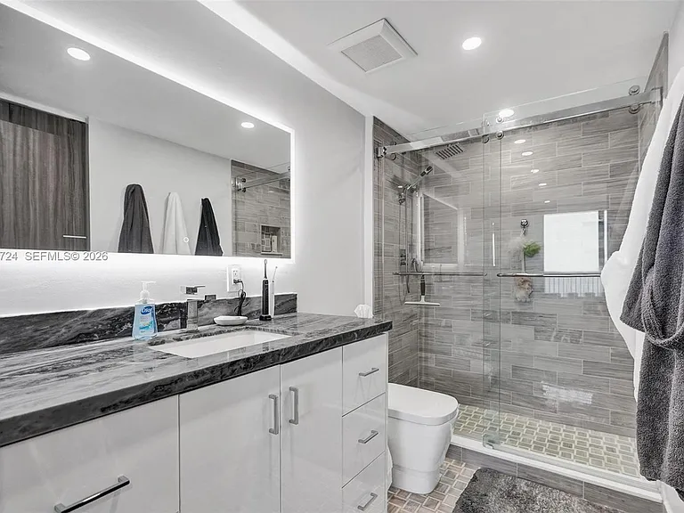 3031 N Ocean Blvd #1906 — Photo 11