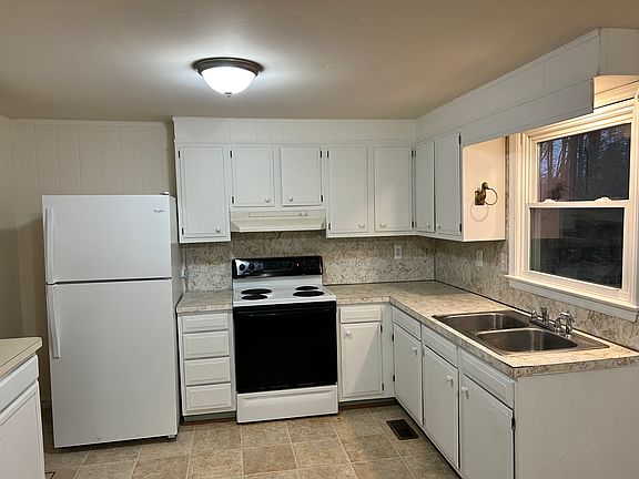 4th image of 17056 Elm St #A