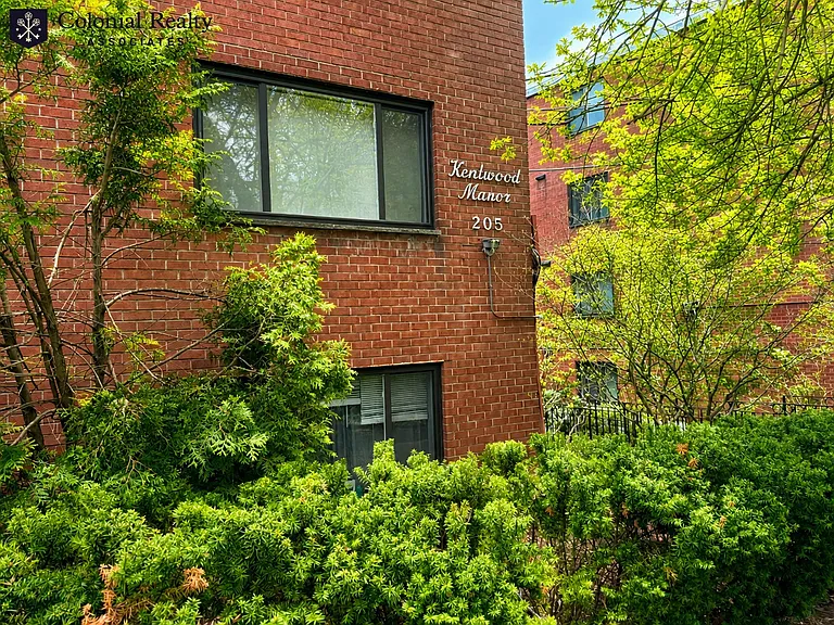 205 Kent St #42 — Photo 11