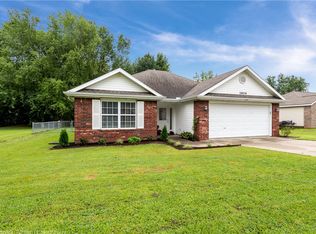 1404 S Abraham Dr, Siloam Springs, AR 72761