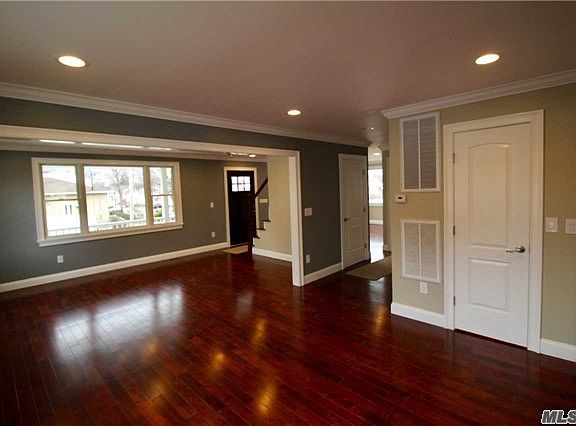 2nd image of 285 Chambers Ave