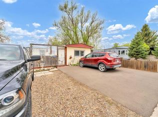 612 20th St NE #2, Medicine Hat, AB T1C1H5