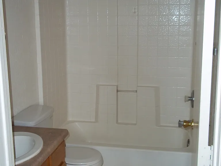 535 W 9th St — Photo 13