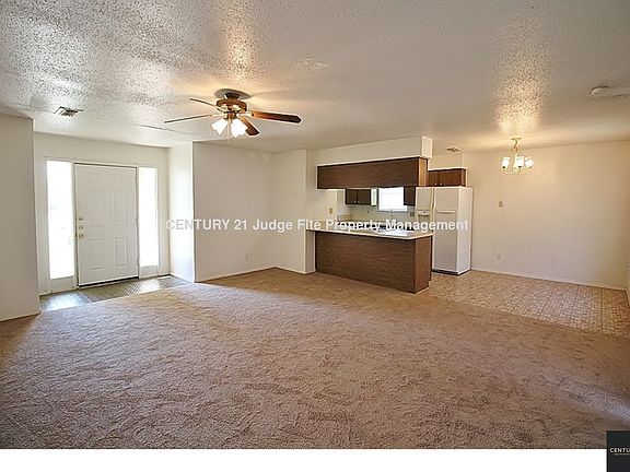 3rd image of 405 Campbell Ln