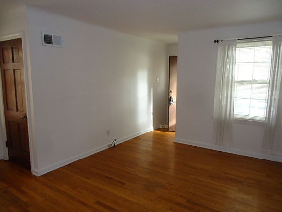 2nd image of 6369-A Sutherland Ave