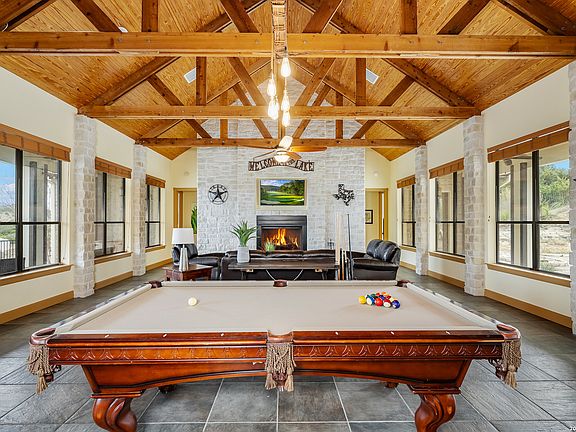 3rd image of 800 High Oaks