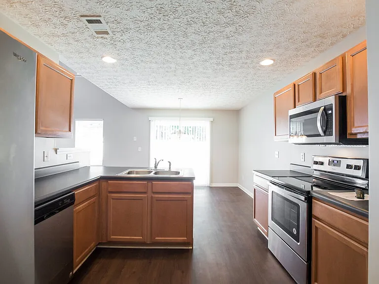 186 Ilex Dr — Photo 6