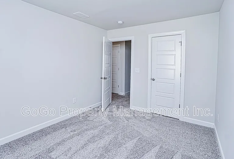 126 Telford Dr #1 — Photo 8