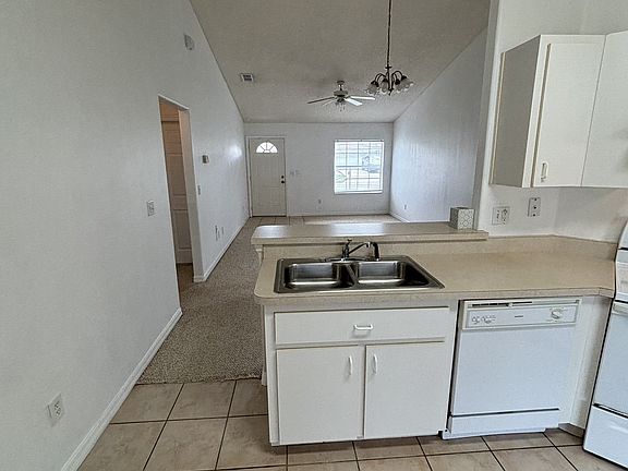 2nd image of 5 Wood Arbor Ln Unit B