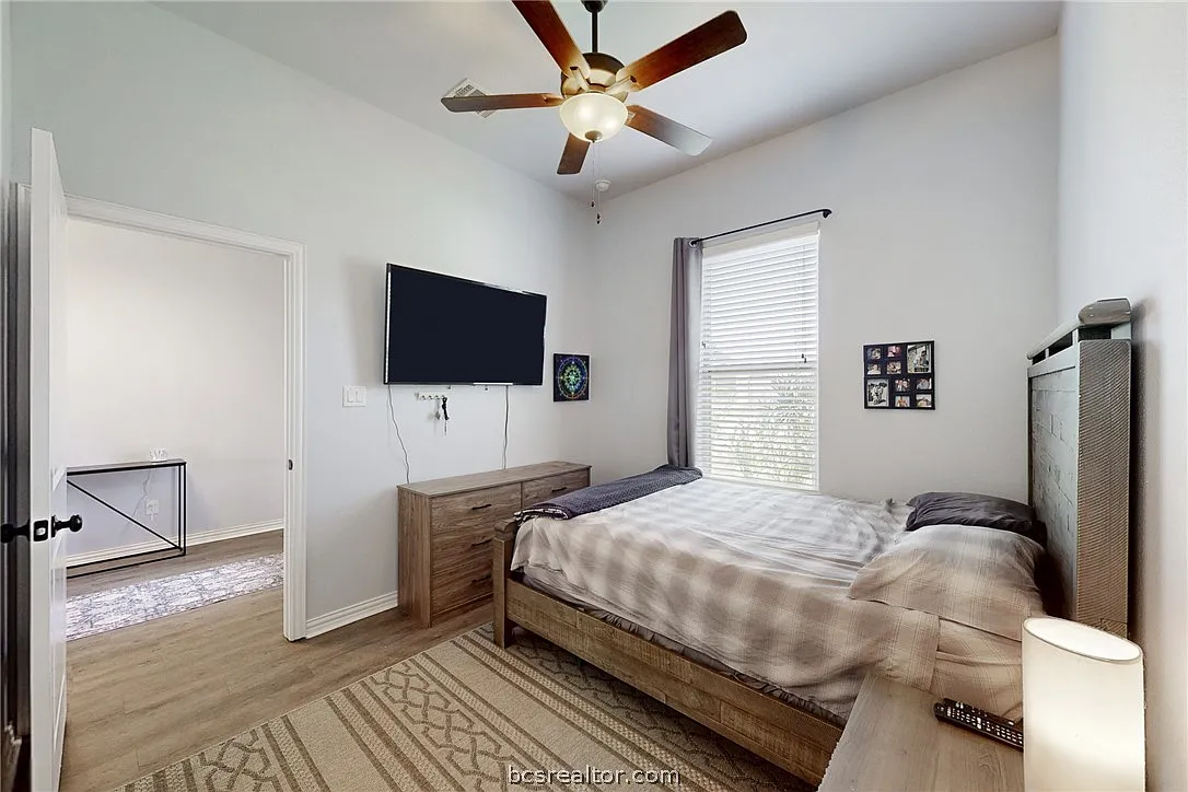 4 bed, 1780 sqft, $2,300 — Photo 4