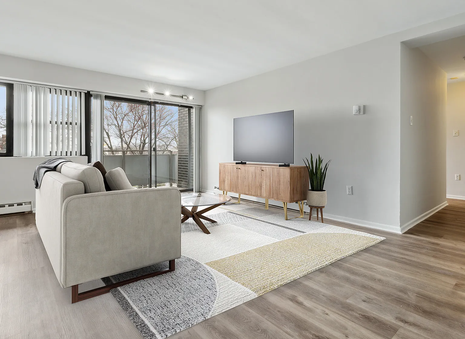 Vista Apartment Homes — Photo 2