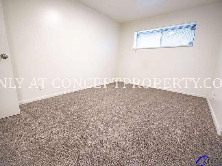 425 E 3rd Ave — Photo 79