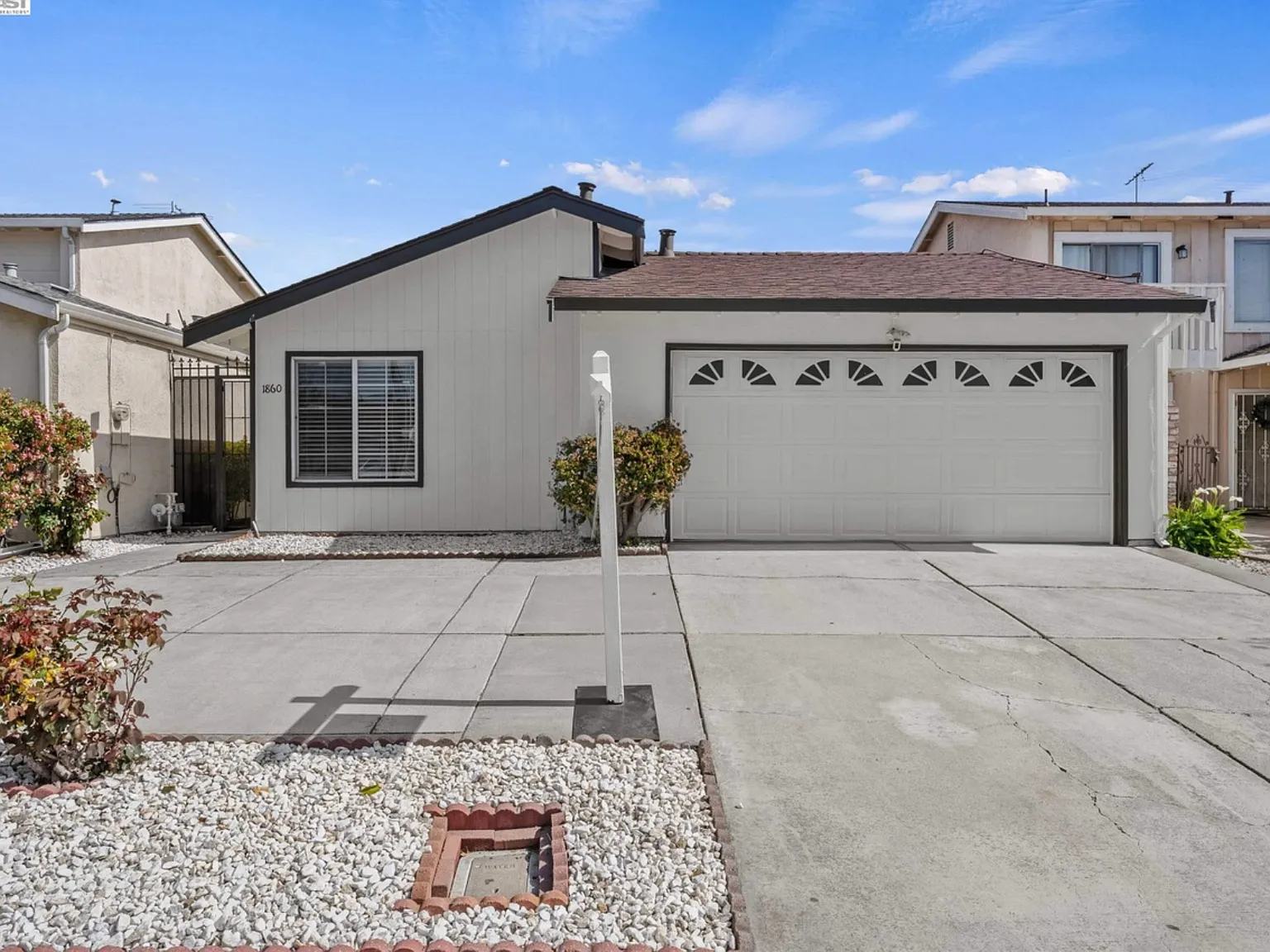 3 bed, 1129 sqft, $4,295 — Photo 1