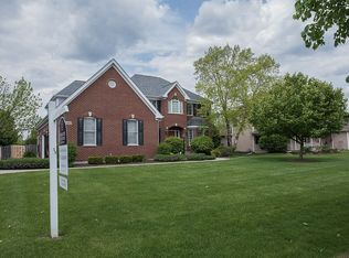 1292 Williamsburg Ln, Crystal Lake, IL 60014