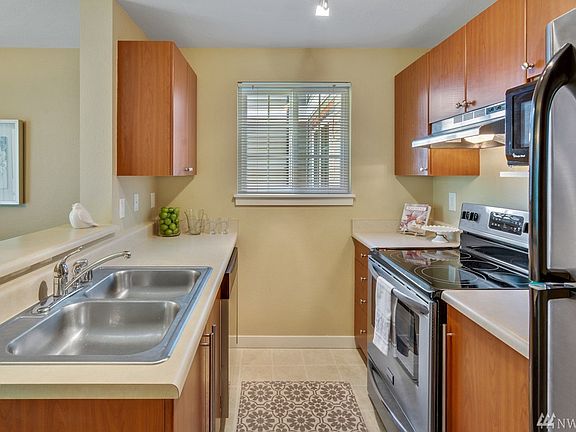 4th image of 26013 106th Pl SE APT B202