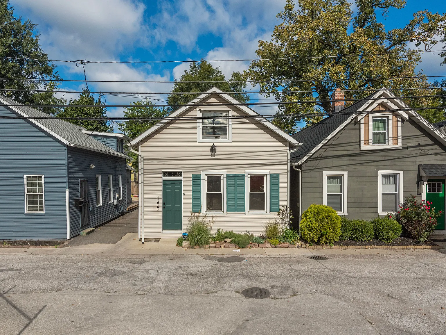 4300 Fulton Ct — Photo 2