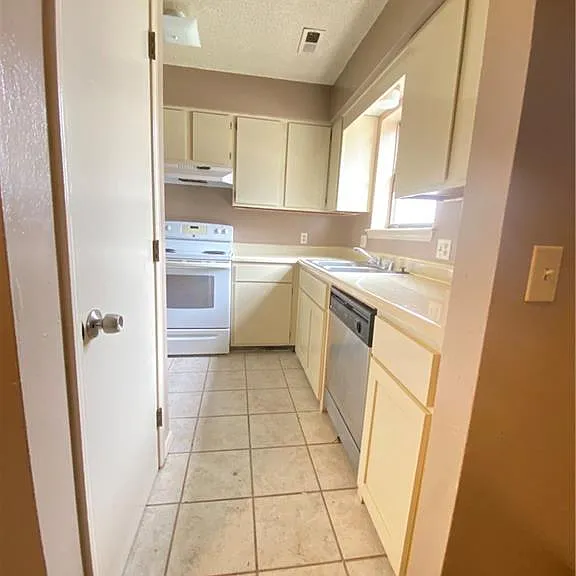 1408 Christy Dr #C — Photo 5