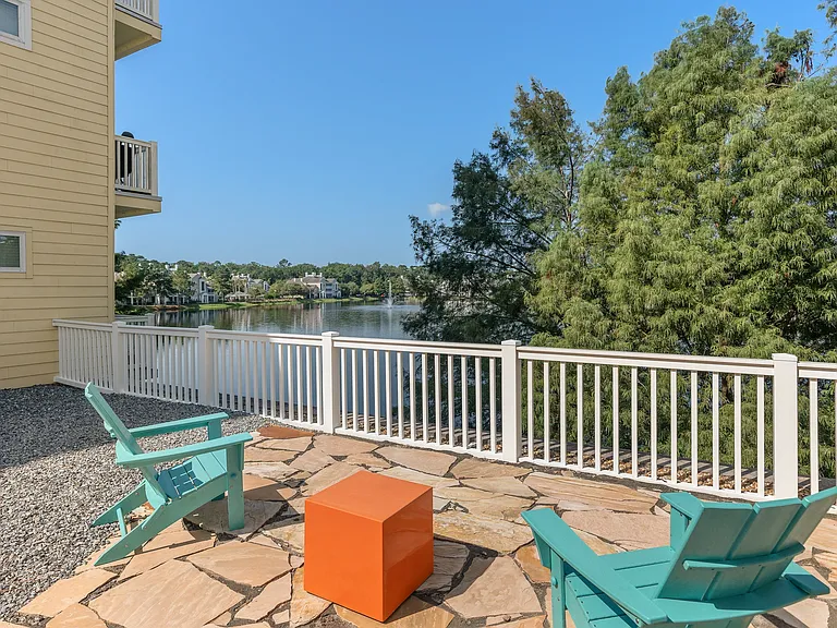 Lake Lofts at Deerwood — Photo 7