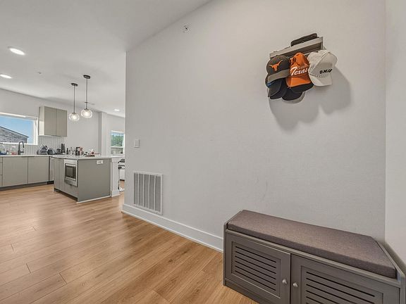 3rd image of 2500 Longview St Unit 300