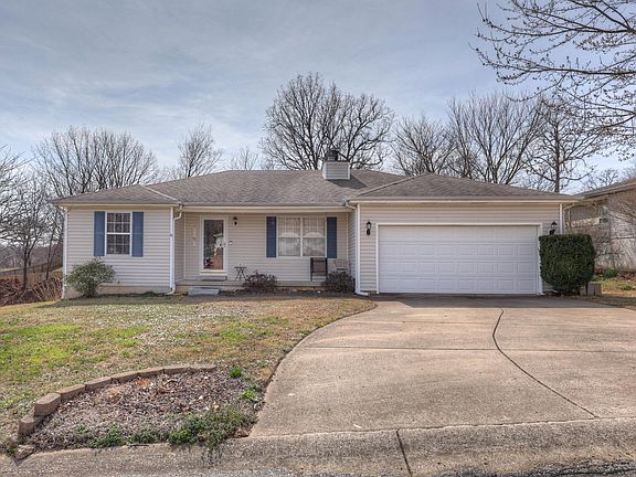 2nd image of 1704 Redbud Drive