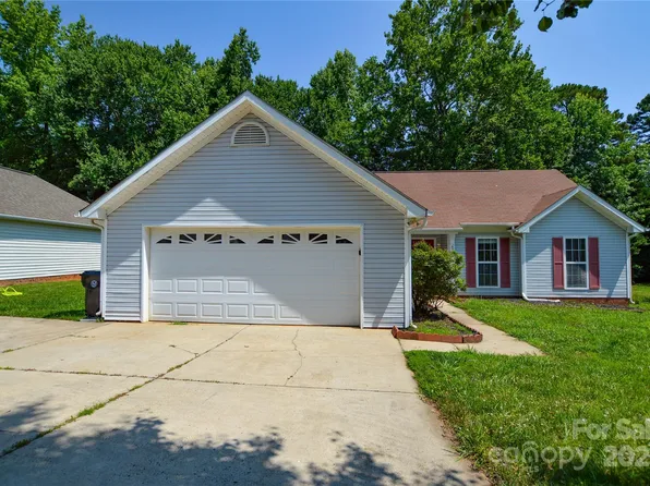 676 Rebecca Jane Dr, Mooresville, NC 28115