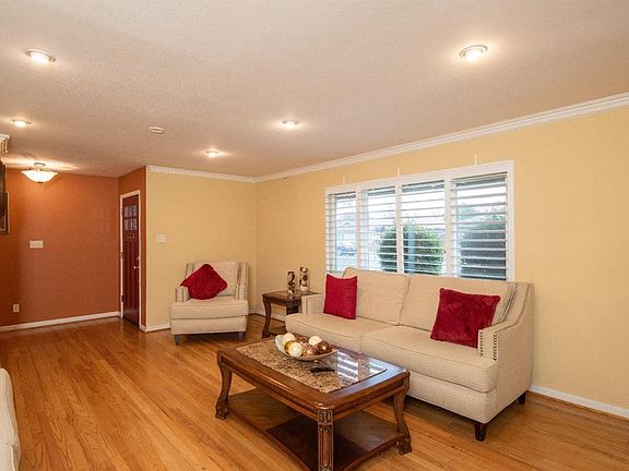 5th image of 1401 Locke Rd