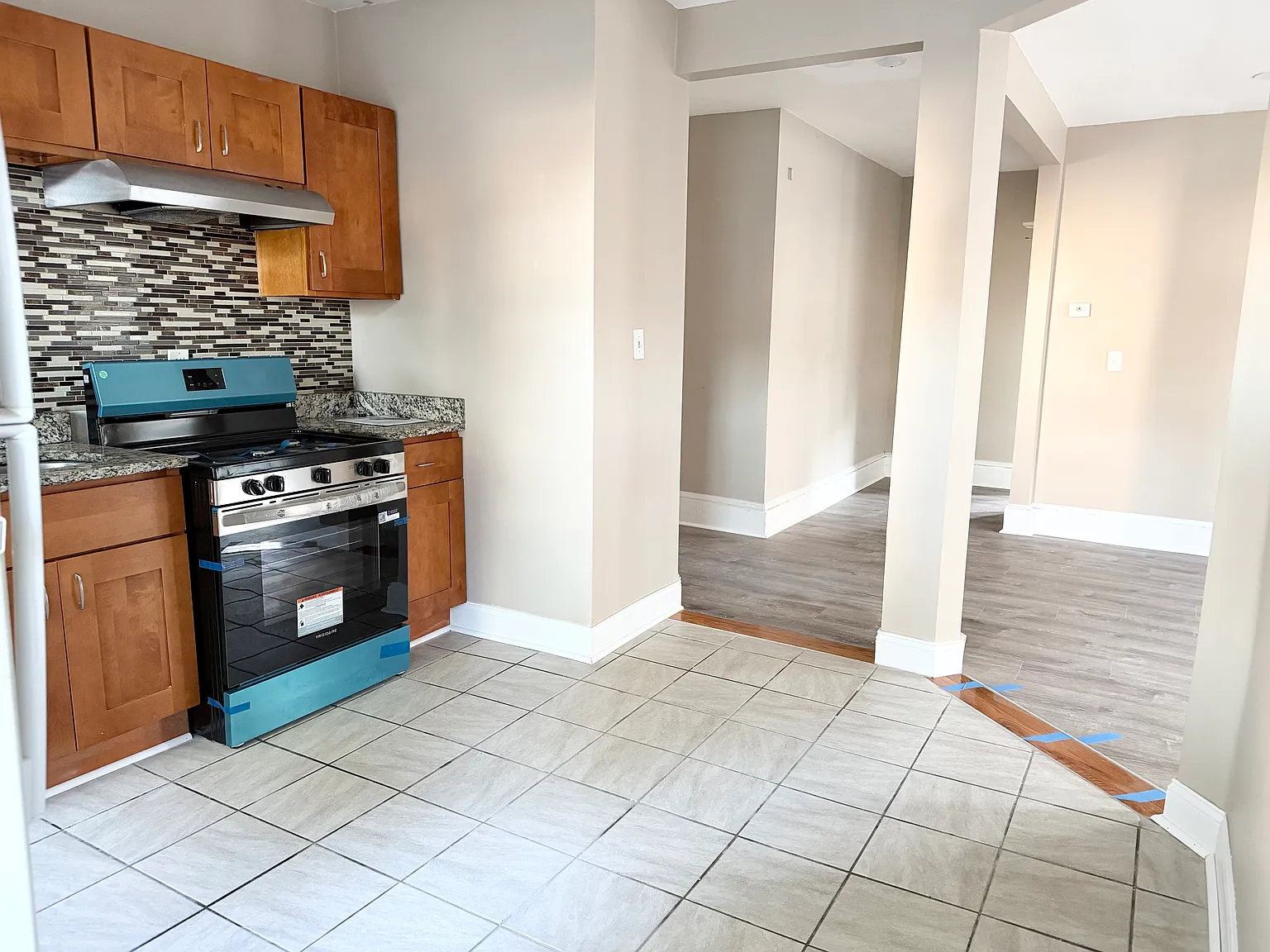 3 bed, 1100 sqft, $2,500 — Photo 2