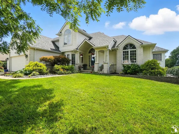 6311 Brent Valley Dr, Temperance, MI 48182