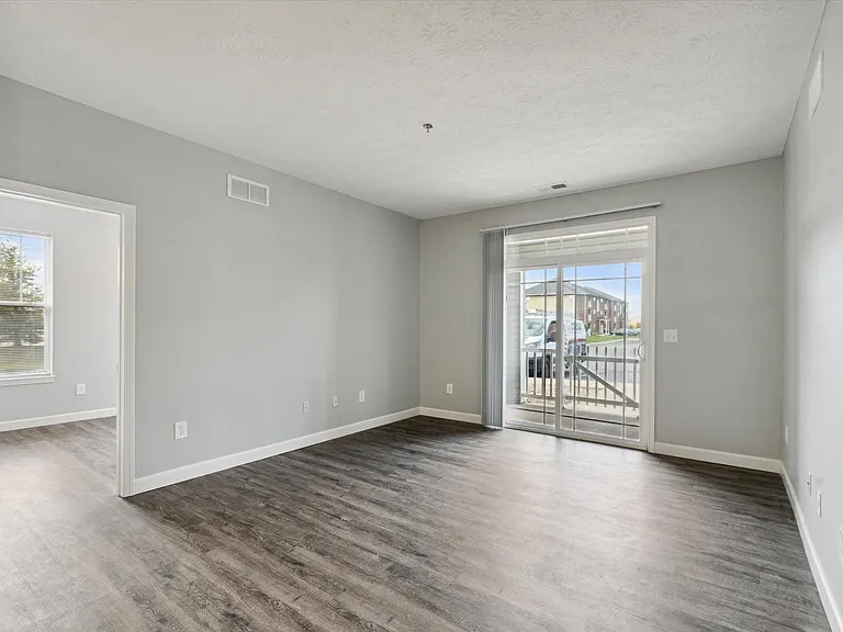 Richmond (Renovated) - 2 Bed / 2 Bath - 1,058 Sq.Ft.